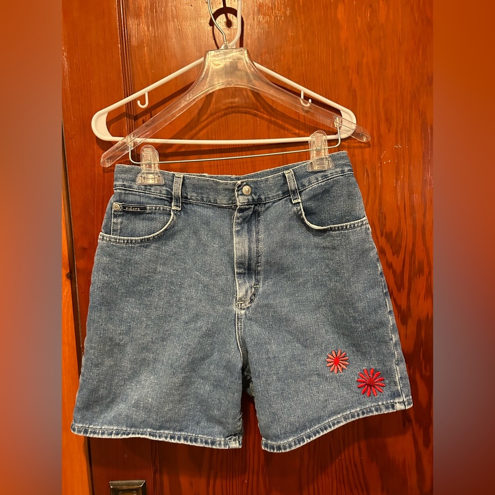 Vintage Y2K girls riders Lee denim shorts flower embroidered